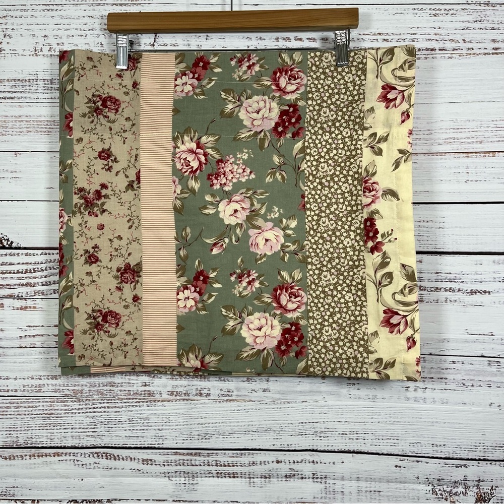 Home Expressions JC Penney Green Floral Curtain Valance